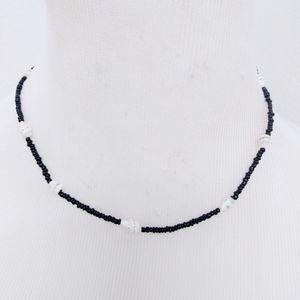 Bead shell choker necklace black white